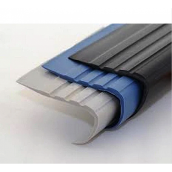 Pvc Merdiven Burunluğu Oluklu Kaymayı Önleyici Pvc Merdiven Burunluğu-Mavi renk